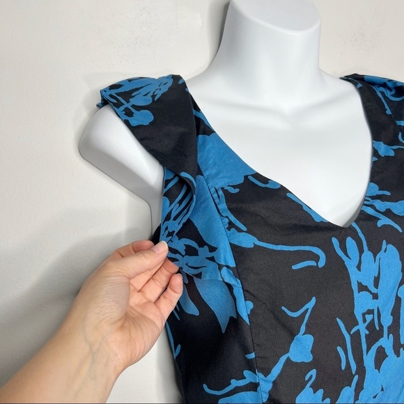 Threadware 100% Silk Blue & Black Printed Flutter Sleeve Dress - Picture 5 of 13